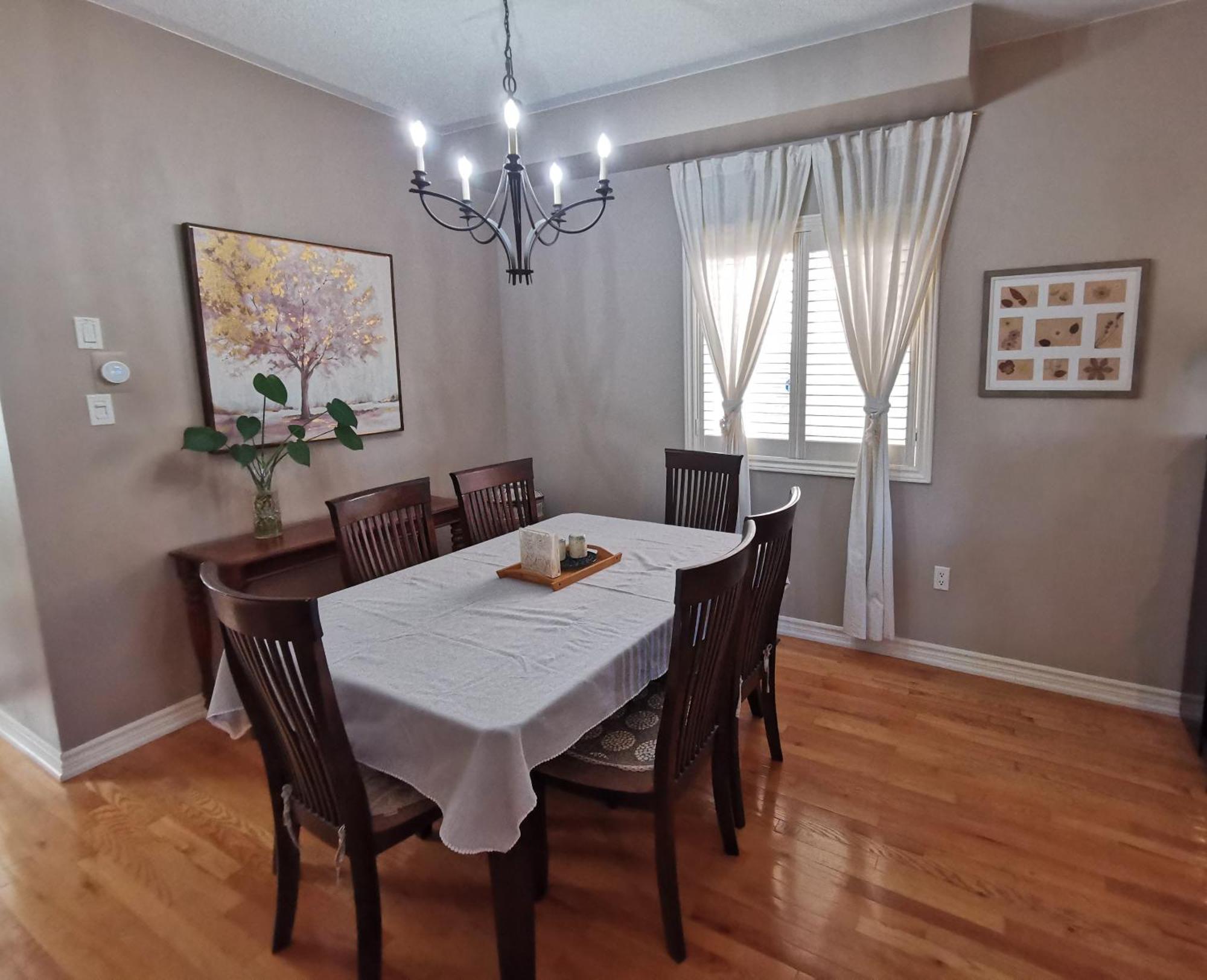 4 Bedroom 3 Washroom Charming Home In Markham With Warm Cozy Vibe Exterior photo